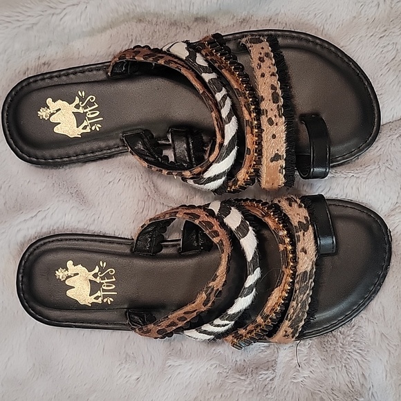 Camel Toes Animal Print Strappy Sandals - Picture 3 of 3
